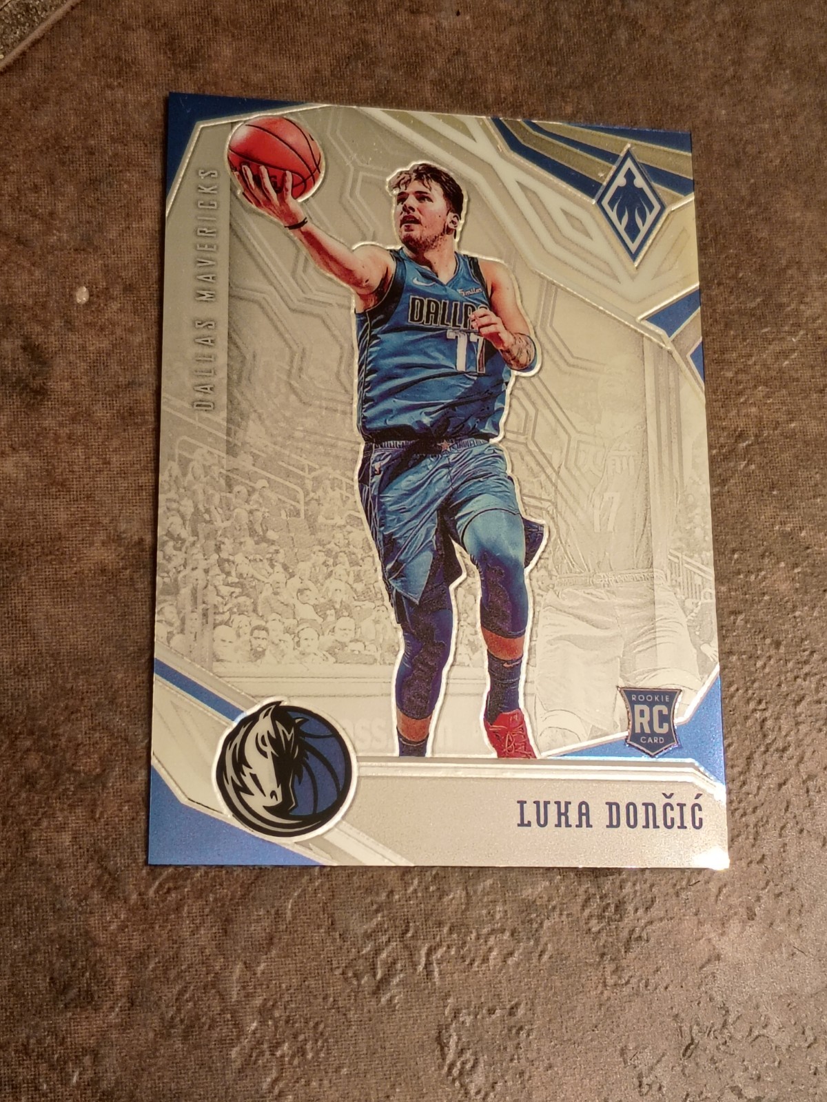 Luka Doncic Rookie Card 2018-19 Panini Chronicles Phoenix #596 MINT+
