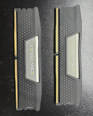 Corsair Vengeance 32GB (2x16GB) DDR5-5600 DIMM 288-Pin RAM CMK32GX5M2B5600C36