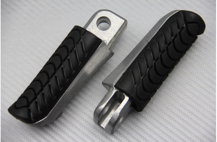 Repose-pieds Ninja 300R argent avec surface antidérapante Confort 2