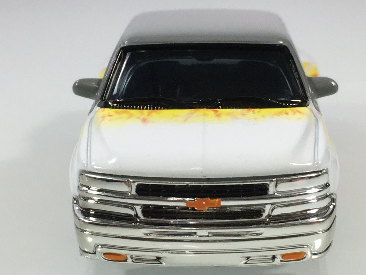 ホットウィール CHEVY CREW CAB 2台 HOT WHEELS CHEVROLET CREW CAB | eBay