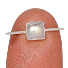 Natural Rainbow Moonstone - India 925 Sterling Silver Ring Jewelry s.6.5 CR74574