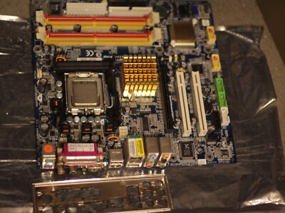 GIGABYTE GA-8I915PMD Sockel 775 Mainboard IDE FDD SATA funktionstüchtig