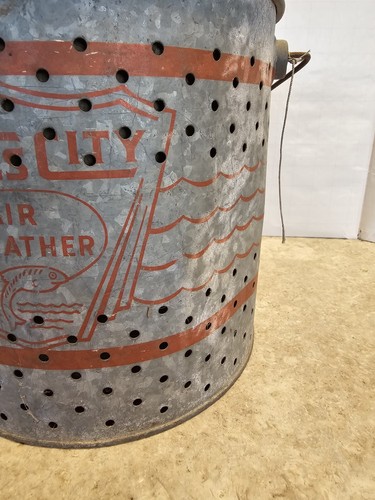 Vintage Falls City Air Breather Minnow Fishing Bait Bucket with Fiber Insert - Picture 3 of 18