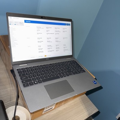 Dell Precision 3581 15.6'' i7-13800H 2.5GHz 8GB RAM NO SSD RTX 2000 ADA GPU
