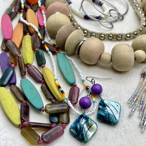 Boho Ethnic Tribal Style Jewelry Lot Shell Wood Stone Vintage to Now 40 pc - Picture 10 of 16