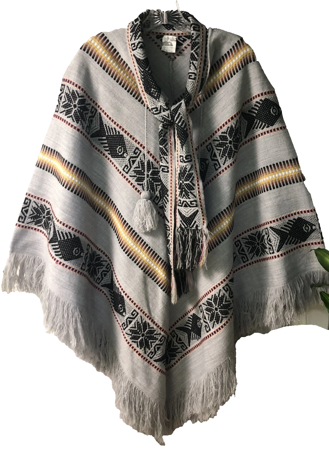 One Size Vintage Acrylic Knit Inca Imports Gray Fringed Poncho Cape With Fish