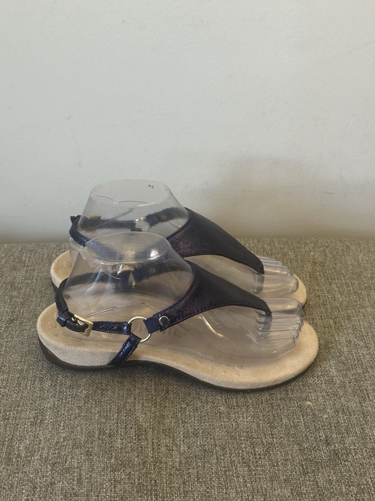 Vionic Korea Blue Metallic Thong Sandals Size 6