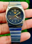 VINTAGE OF SEIKO 5 AUTOMATIC 21 JEWELS DAY DATE MEN WRIST WATCH JAPAN 7009_4943