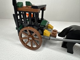 Retired 2010 LEGO Castle: Prison Carriage Rescue (7949) 99% COMPLETE