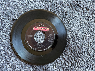 KISS  Lick It Up / Dance All Over Your Face Vinyl 7'' Single 45 RPM Record