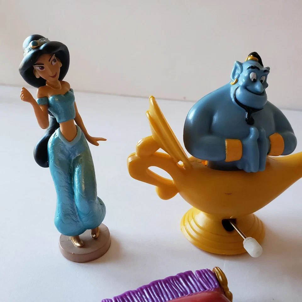 Disney Aladdin Lote de 5 Alfombras Mágicas Disney & Burger King Genie Jasmine LEER Foto 2 de 4