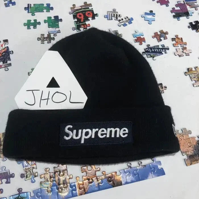 New Era × Supreme Box Logo Beanie (Marine)