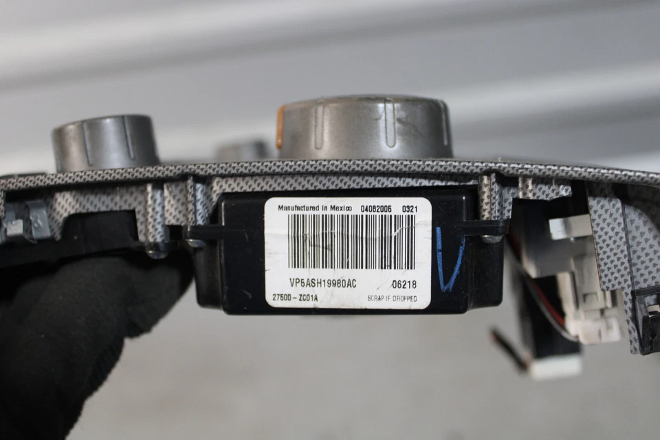 Nissan Armada 2005 2006 panel de control de calefacción aire acondicionado 27500-ZC01A garantía de por vida Foto 2 de 2