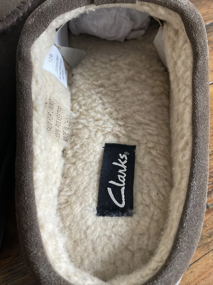 Zapatilla zueco forrada Sherpa gamuza espalda abierta Clarks para hombre marrón oscuro 10 M EE. UU. Foto 3 de 4