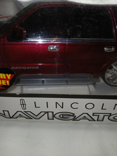 fast lane rc lincoln navigator car with spinners Untested - Picture 5 of 7