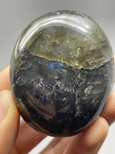 Labradorite Spectrolite Healing 3.5oz Polished Palm Stone specimen Beautiful S3 - Picture 7 of 12