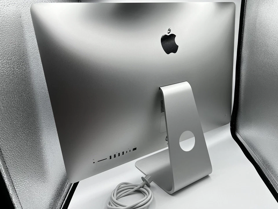 ⭐️ Apple iMac 5K 27" 2017 4.2 GHz Intel Core i7 1TB SSD 40GB RAM Pro 8GB GFX ⭐️ - Image 3 of 4