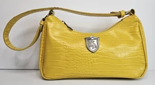 Bioworld Harry Potter Hufflepuff Badge Purse Yellow