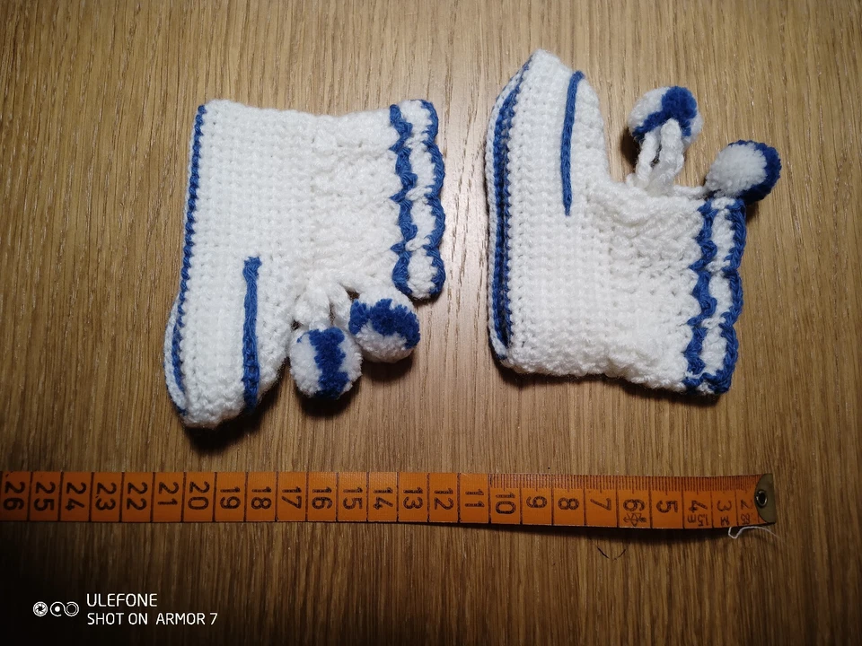Baby Strickschuhe ( Selbst Gestrickt ) NEU! - Bild 1 von 1