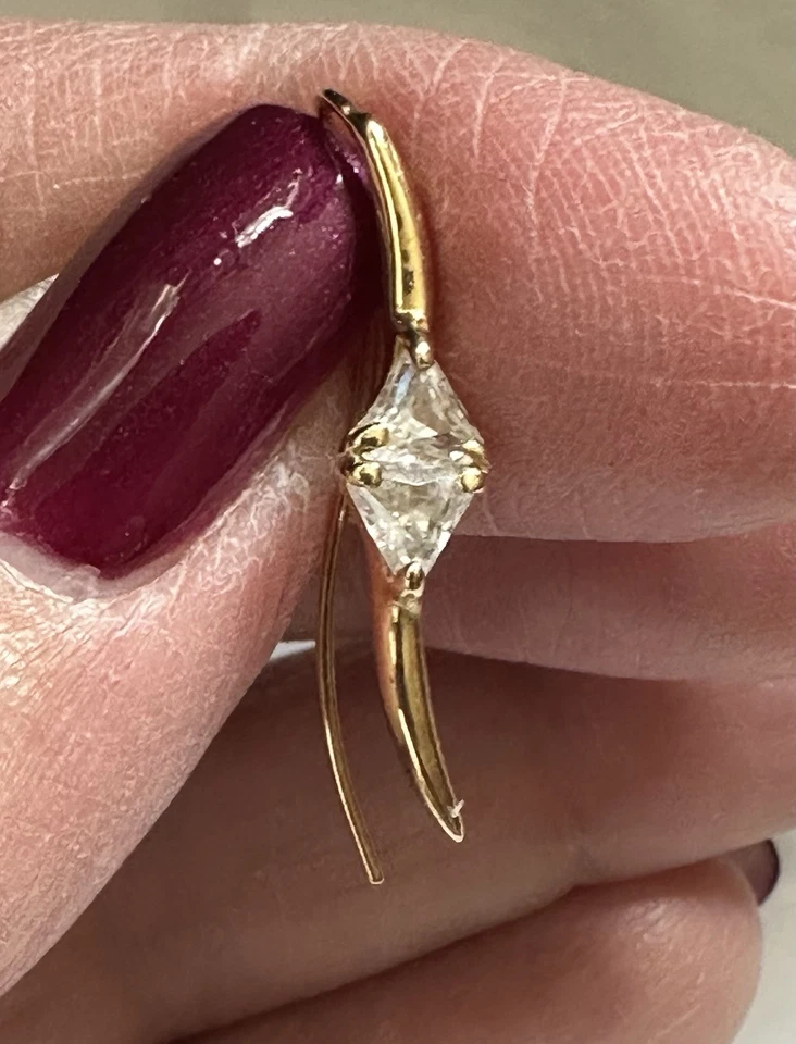 Pendientes enhebradores de oro amarillo de 14k y circonita cúbica Foto 4 de 4