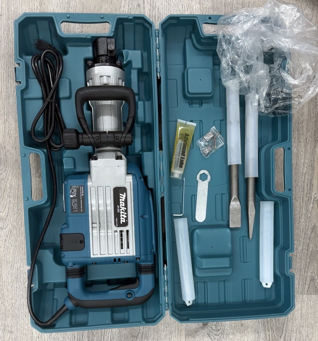 Makita JH-555 45 Lbs Demolition Hammer Hex30 (W Case 2 wheels