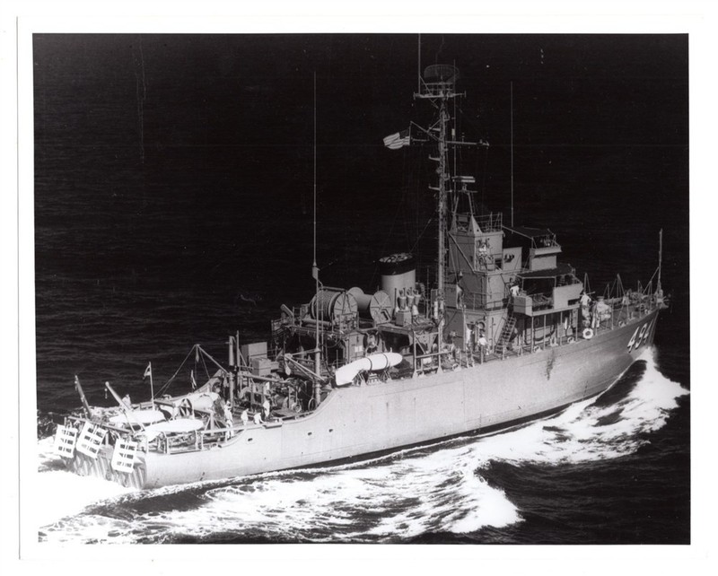1957 US Navy Ocean Minesweeper MSO-494 USS Sturdy 8x10 Original News Photo