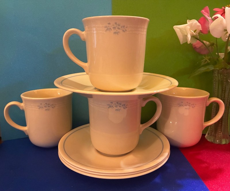 SWEET Corelle Corning Ware LACE BOUQUET - 8 oz. Coffee Mugs Saucer Cups Set of 4