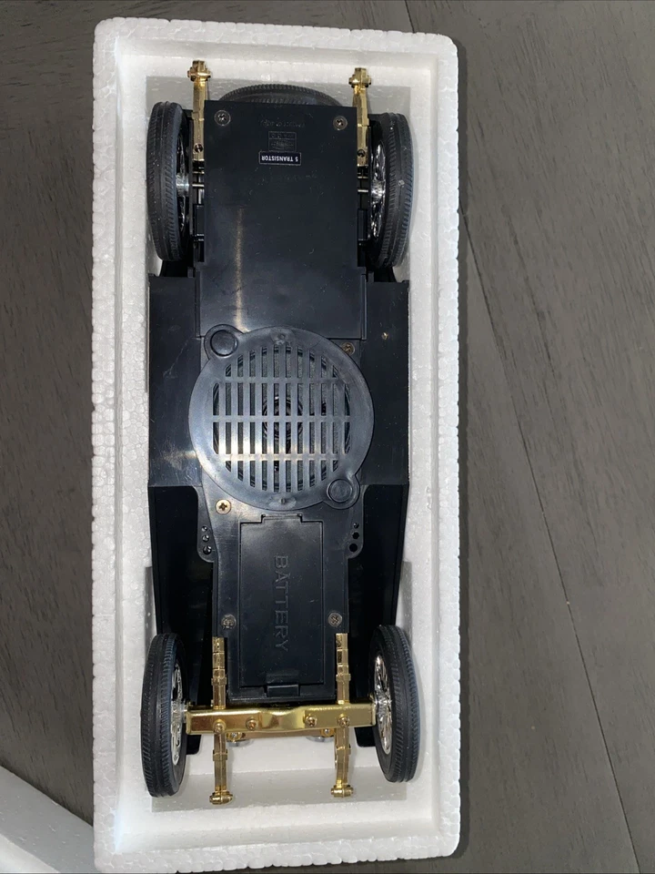 Vintage 60s Waco 10" 1913 STUTZ BEARCAT Transistor Radio Made in Japan - Image 3 of 4