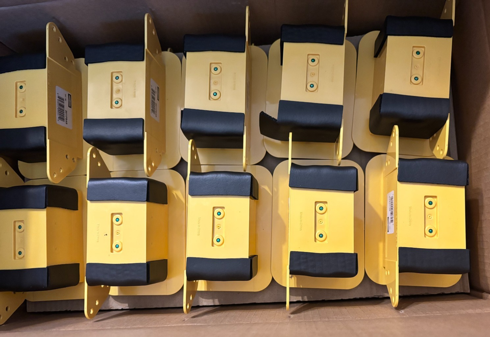 50 PCS. HUBBELL Single Gang Rectangular Vapor Barrier Switch Outlet ...