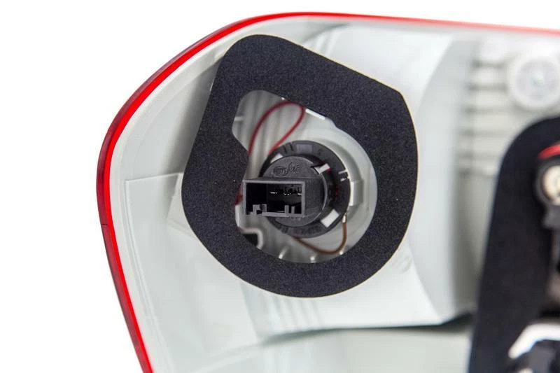 Luz trasera derecha pasajero Hella 009615101 para BMW E82 E88 128i 135i Foto 3 de 4