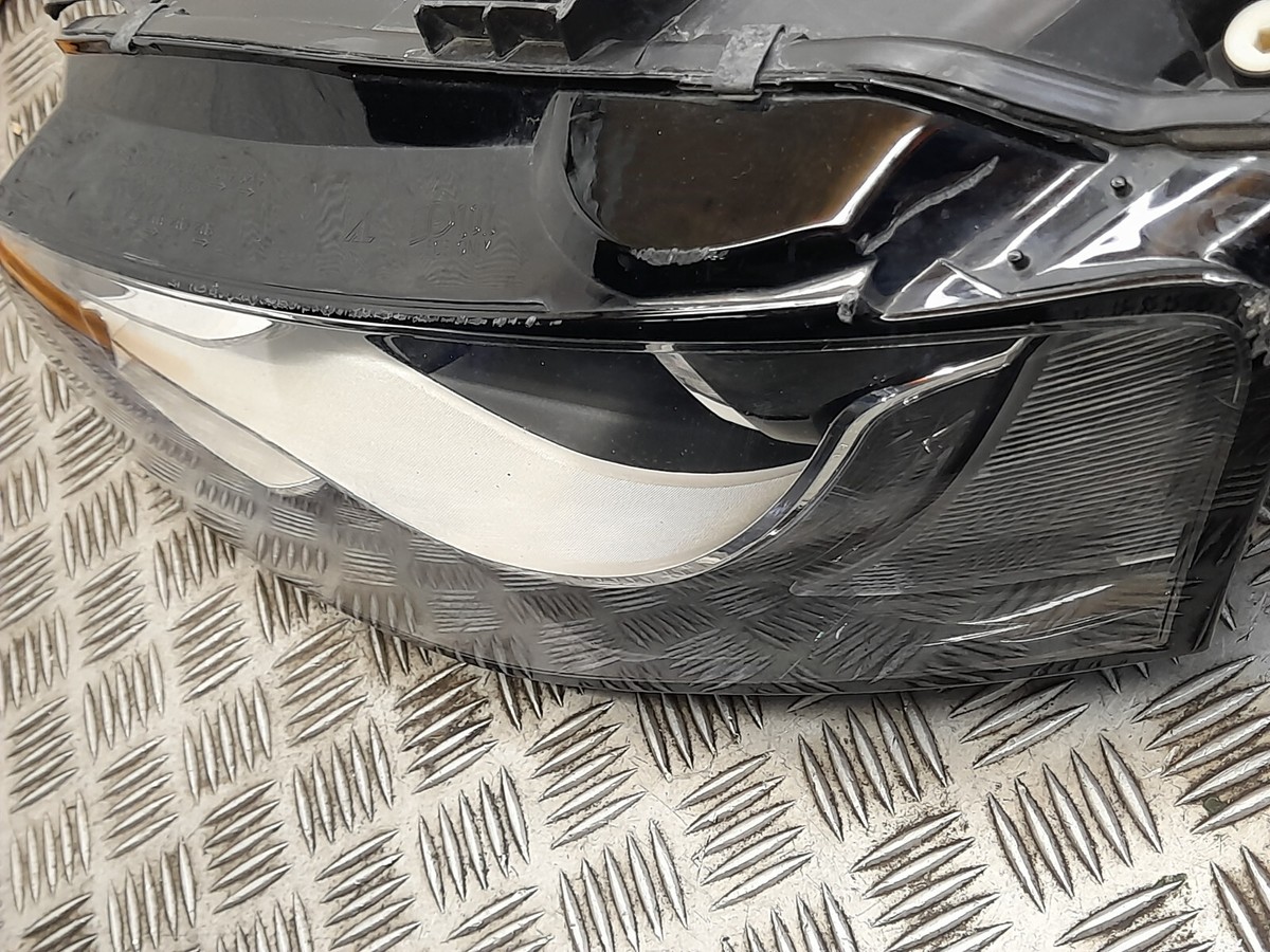 Audi A4 B8 Headlight Xenon Left 8K0941029AQ Damaged Please Note