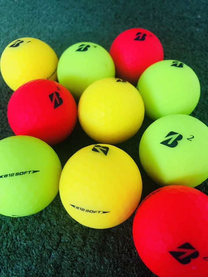 24 pelotas de golf Bridgestone e12 suaves surtidas color mate casi nuevas 5A/4A Foto 3 de 4