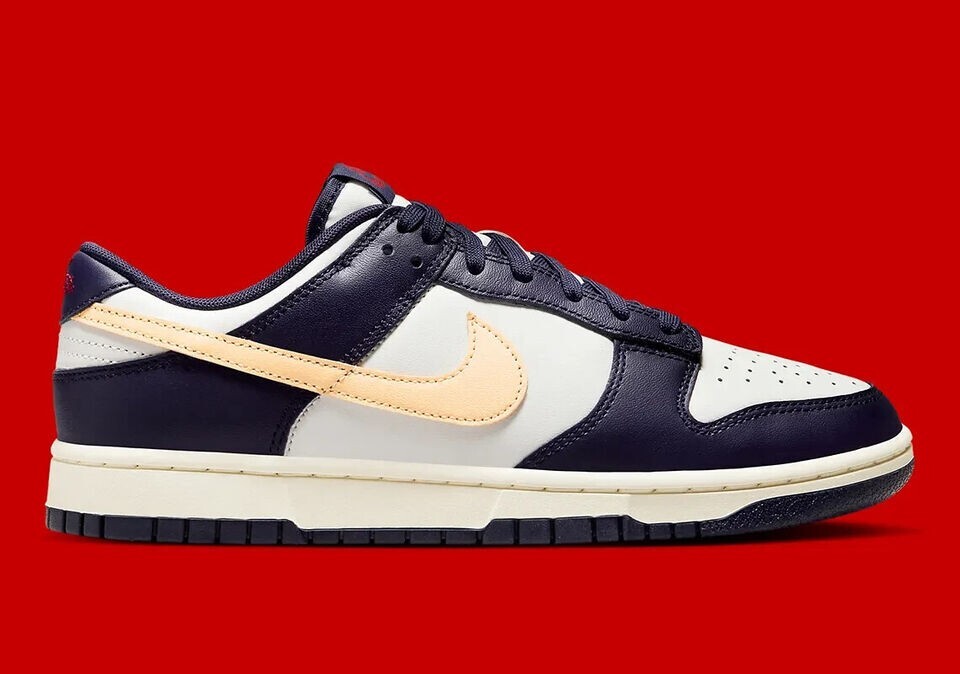 NEW Nike Dunk Low Retro Men's Size 9 Sail/Melon Tint-Coconut Milk