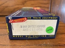 Roundhouse - HO Scale - 3243 - C&S - 3-Bay Offset Hopper - Unassembled - 20098