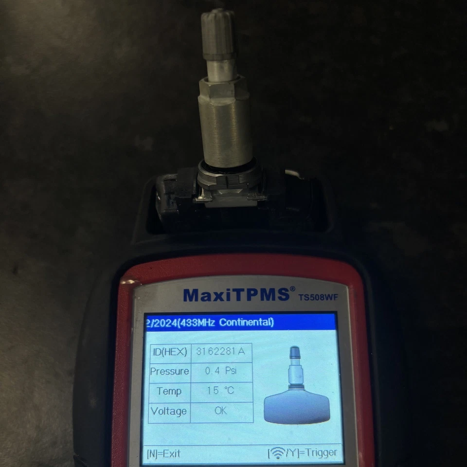 Sensor de neumáticos TPMS genuino BMW 1 2 3 4 F20 F30 X1 X2 X5 I3 I8 36106881890 Foto 3 de 4