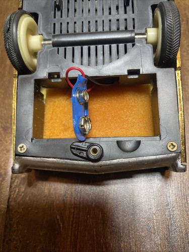 Radio Vintage 1963 Gold Cadillac Convertible AM Radio CAD-1 License 10”. Tested - Picture 7 of 8