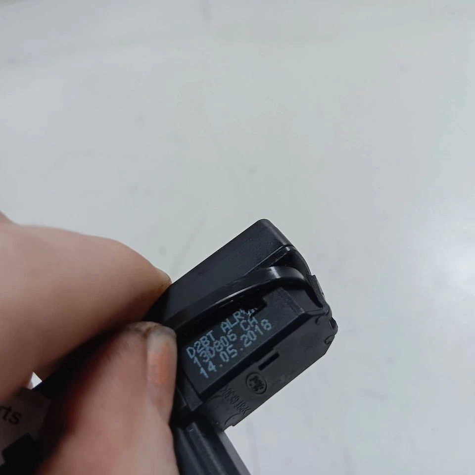 Interruptor de luz de lámpara interior Ford Fiesta 2014 2015 2016 2017 2018 2019 Foto 4 de 4
