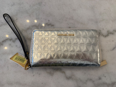 MICHAEL KORS WRISTLETS LARGE FLAT MULTI-FUNC PHONE CASE CHAMPAGNE 32H7GF6E3K