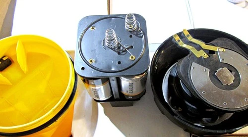 Powerful 16 Led Torch Waterproof Use 6V 4R25 or D Battery Continue light 160hr - Picture 5 of 11