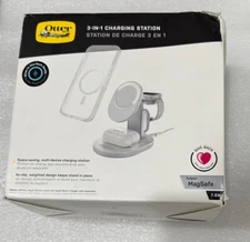 OtterBox Fast 3-in-1 Wireless Charging Magsafe Station for iPhone Airpods Watch