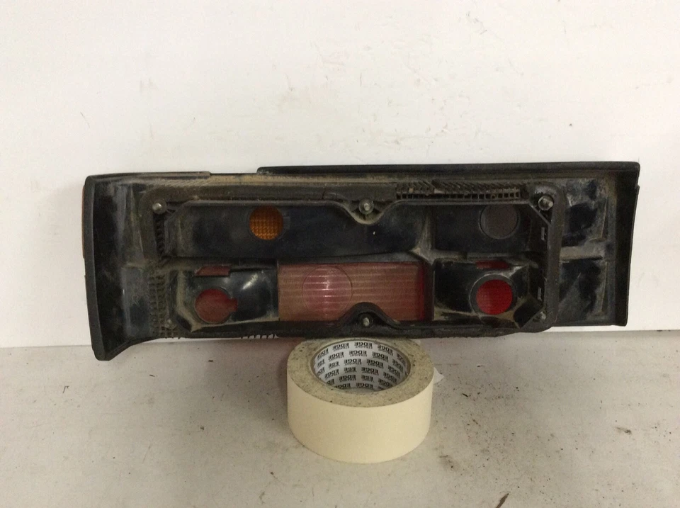 Luz trasera pasajero derecho Audi 5000 1980 1981 1982 1983 sin circuito OEM Foto 2 de 2
