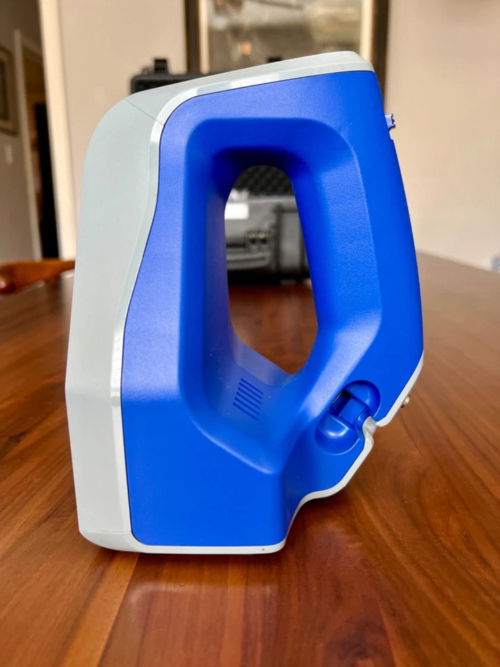 Escáner 3D Artec Space Spider, precisión de grado profesional, estuche Pelican Foto 3 de 4