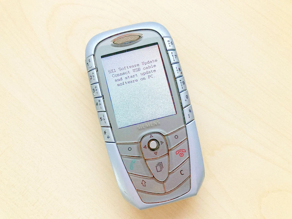 Siemens SX1 - The Extravagant Symbian Smartphone - Made in Germany - No Battery - Image 2 of 4