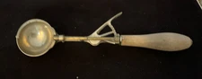 Antique Vintage Gilchrist's No. 31 ICE CREAM SCOOP 2" Size 20 Oak Handle 11”