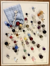 FAB! CARD 53 ANTIQUE & VINTAGE BALL BUTTONS GLASS METAL BAKELITE PEARL WOOD MORE