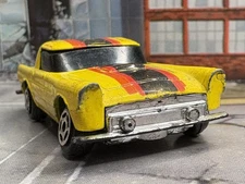 Summer Motor Force 1:64 Yellow Letraset International Ford T-Bird #S8501 Diecast