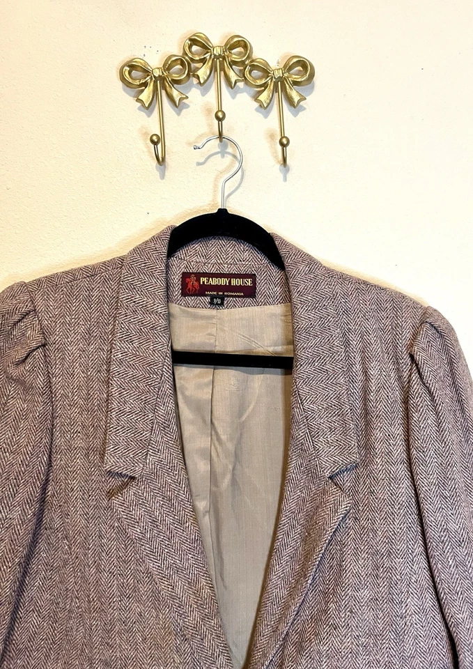 Blazer Peacock House Rosa/Marrón Peplum con Solapas Muescadas y Ajuste Relajado. Foto 2 de 4