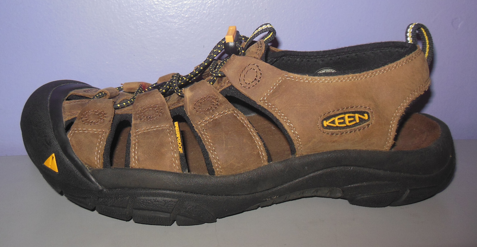Sandali sportivi KEEN Newport in pelle marrone impermeabili da uomo taglia 10 5