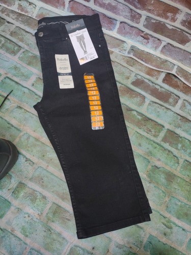 Rafaella Weekend schwarze Damenjeans Capri Größe 12 (32x16)