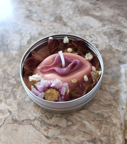 Bougies nues chics - cire de soja luxueuse versée à la main, décor art sensuel unique - Photo 1 sur 6